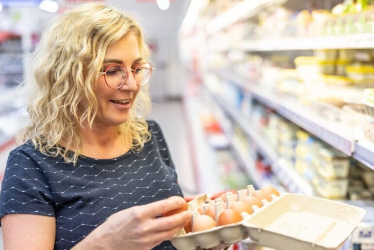 To lose weight and maintain lean muscle, eat these healthy foods on repeat, says this certified nutritionist