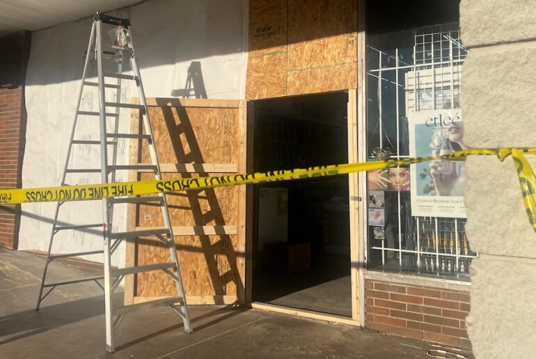 Burglars use U-Haul truck to break into DeKalb County beauty supply store