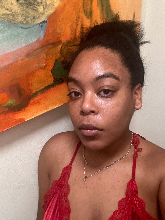 Ariel Baker befre using Clinique Chubby Sticks