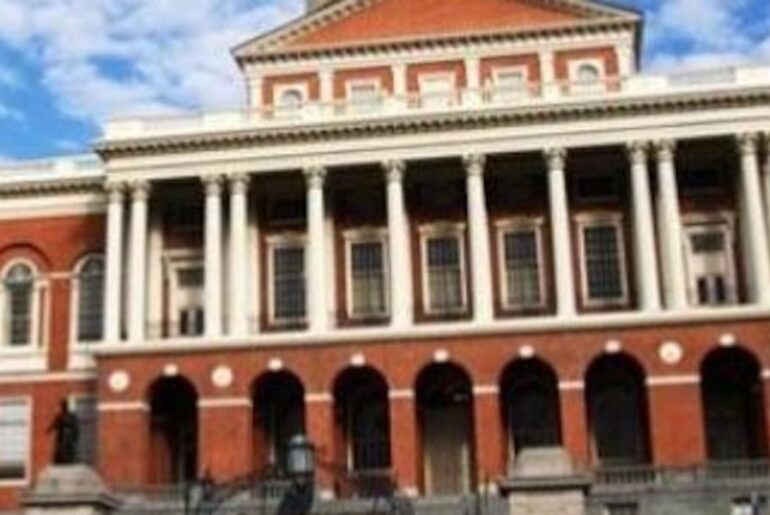 Massachusetts lawmakers call for end to qualified immunity