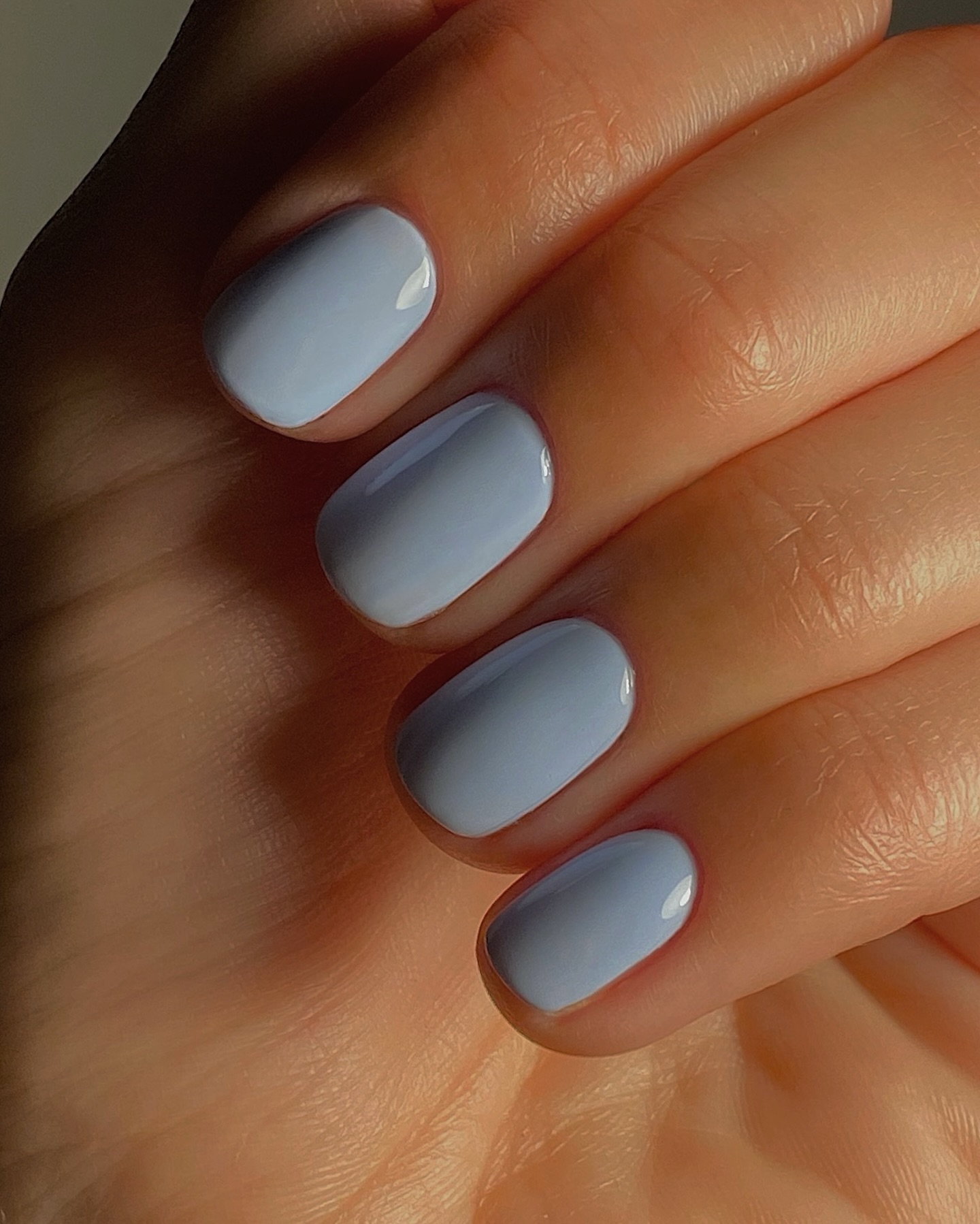 manicurist nail colour in bubble