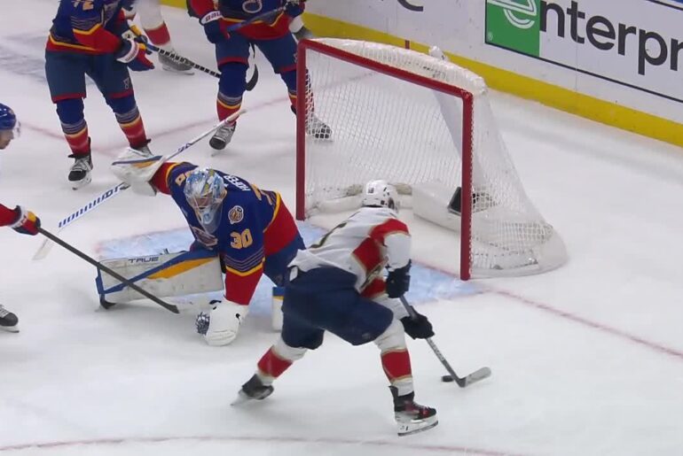 Tkachuk backhands a beauty