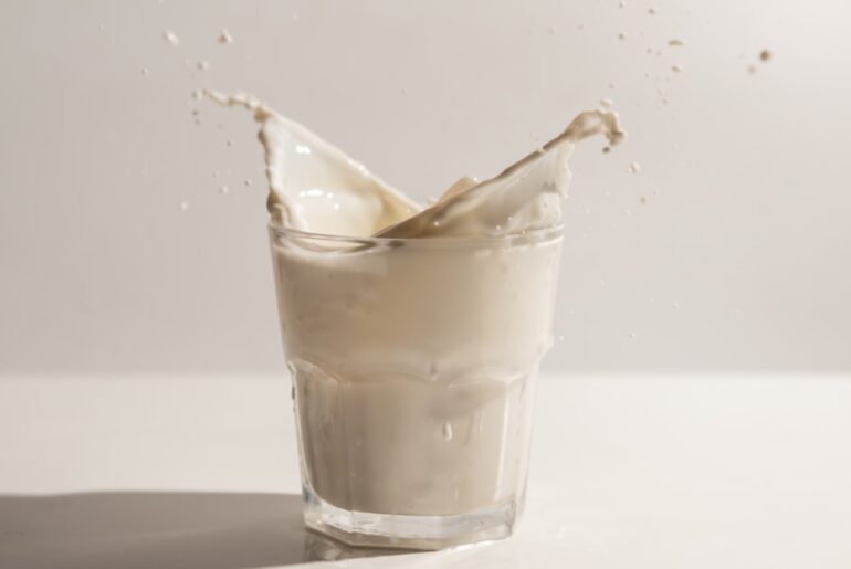 The 2 Healthiest Milk Options for Protein and Calcium, Per a Dietitian