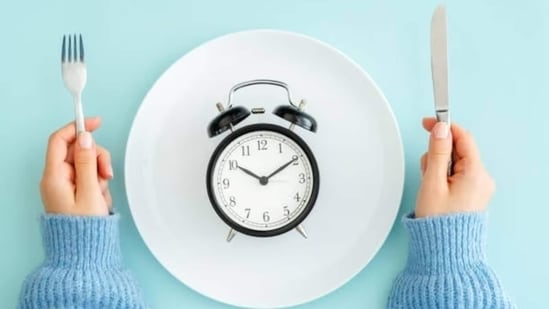 Intermittent fasting doesn’t land the same on female bodies as it does on male ones — especially if you’re young, training, stressed, and menstruating. (istockphoto)