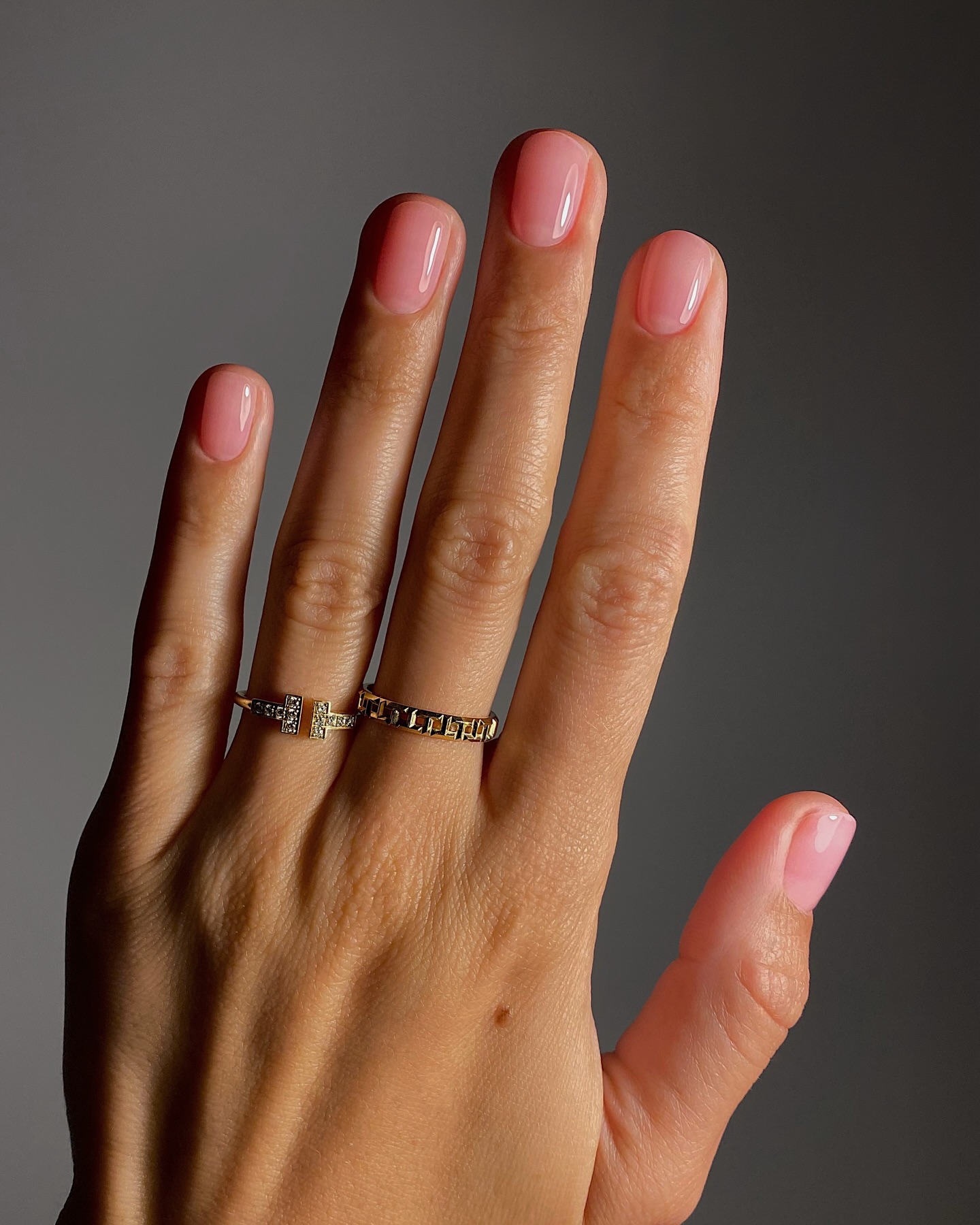 manicurist active glow in Bluberry