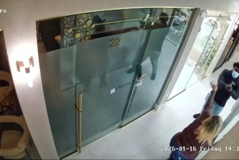 Man arrested after he stalked, shot his ex-girlfriend in the leg inside Miami beauty salon - WSVN 7News