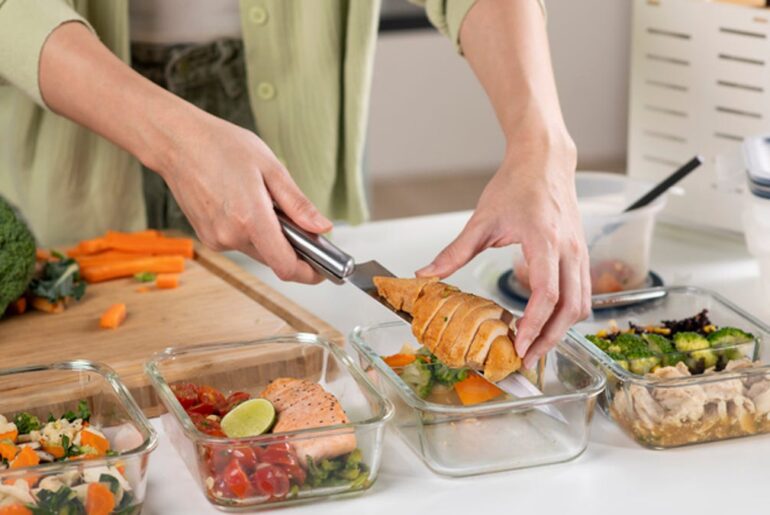 10 Kitchen Tools Nutrition Experts Recommend for Sticking With Your Healthy Eating Goals