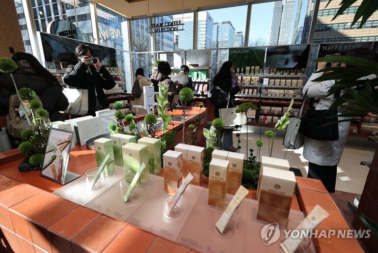 CJ Olive Young opens 1st wellness outlet under new growth strategy