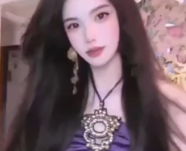 A Chinese influencer allegedly lost thousands of followers after a filter disappeared during a livestream, exposing her real face (pictured with filter)