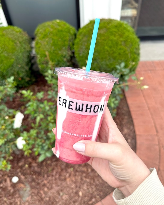 Los Angeles’s trendy grocery store Erewhon went viral over its Hailey Bieber Strawberry Glaze Skin Smoothie.