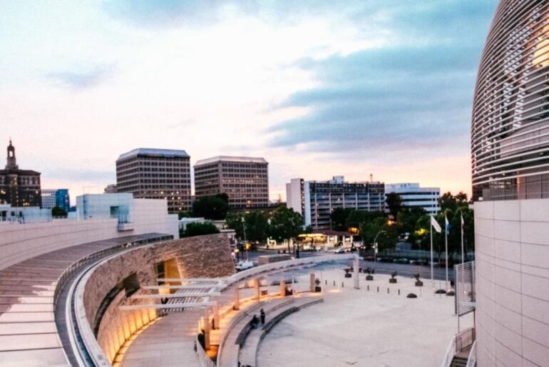 Banner-Newsroom-2col