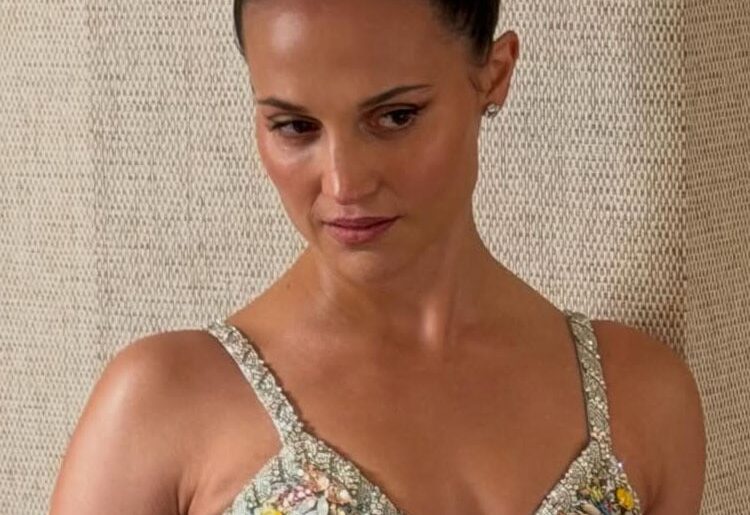 Alicia Vikander, BAFTAs 2026 beauty, ALLEVEN Colour Shield, Kelly Cornwell makeup, ALLEVEN Total Face Serum, BAFTA red carpet glow, celebrity body makeup, ALLEVEN Instant Glow