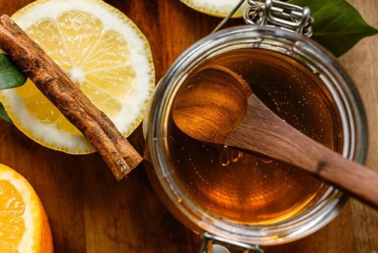 Is Manuka honey really a superfood? What the science says — and how to use it properly