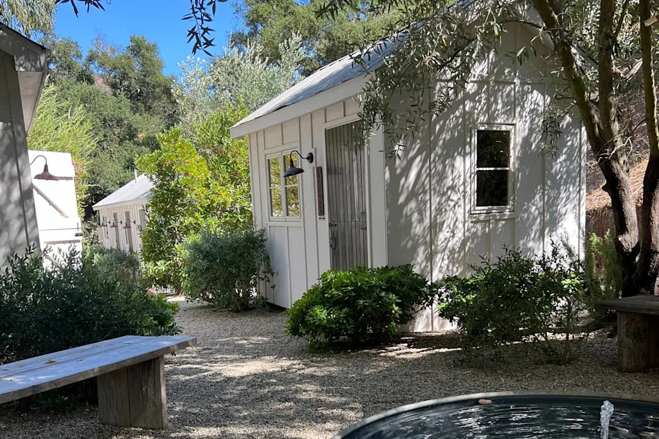 <cite> PS Photography </cite>