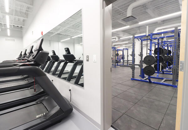 Photo of weight room/fitness room at Albany High
