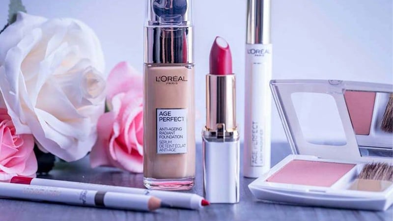 L'Oréal will buy back shares representing 4 percent of its capital.