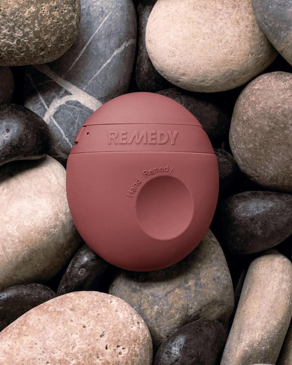 <cite> <a href="https://shopping.yahoo.com/rdlw?siteId=us-y4p&pageId=1p-autolink&contentUuid=710489b8-5737-33e9-94dc-c3f69442ee81&featureId=text-link&linkText=remedyskin.com&custData=eyJzb3VyY2VOYW1lIjoiV2ViLURlc2t0b3AtVmVyaXpvbiIsImxhbmRpbmdVcmwiOiJodHRwczovL3JlbWVkeXNraW4uY29tIiwiY29udGVudFV1aWQiOiI3MTA0ODliOC01NzM3LTMzZTktOTRkYy1jM2Y2OTQ0MmVlODEiLCJvcmlnaW5hbFVybCI6Imh0dHBzOi8vcmVtZWR5c2tpbi5jb20ifQ&signature=AQAAAUVvAGL6stoC5TsigkWJ5soGM2gPvPwveXoNGO5EnbTp&gcReferrer=https%3A%2F%2Fremedyskin.com&spaceId=1197812745" class="link  rapid-with-clickid etailiffa-link" data-i13n="elm:affiliate_link;sellerN:;elmt:" rel="nofollow noopener" target="_blank" data-ylk="slk:remedyskin.com;elm:affiliate_link;sellerN:;elmt:;itc:0;sec:content-canvas"> remedyskin.com </a> </cite>