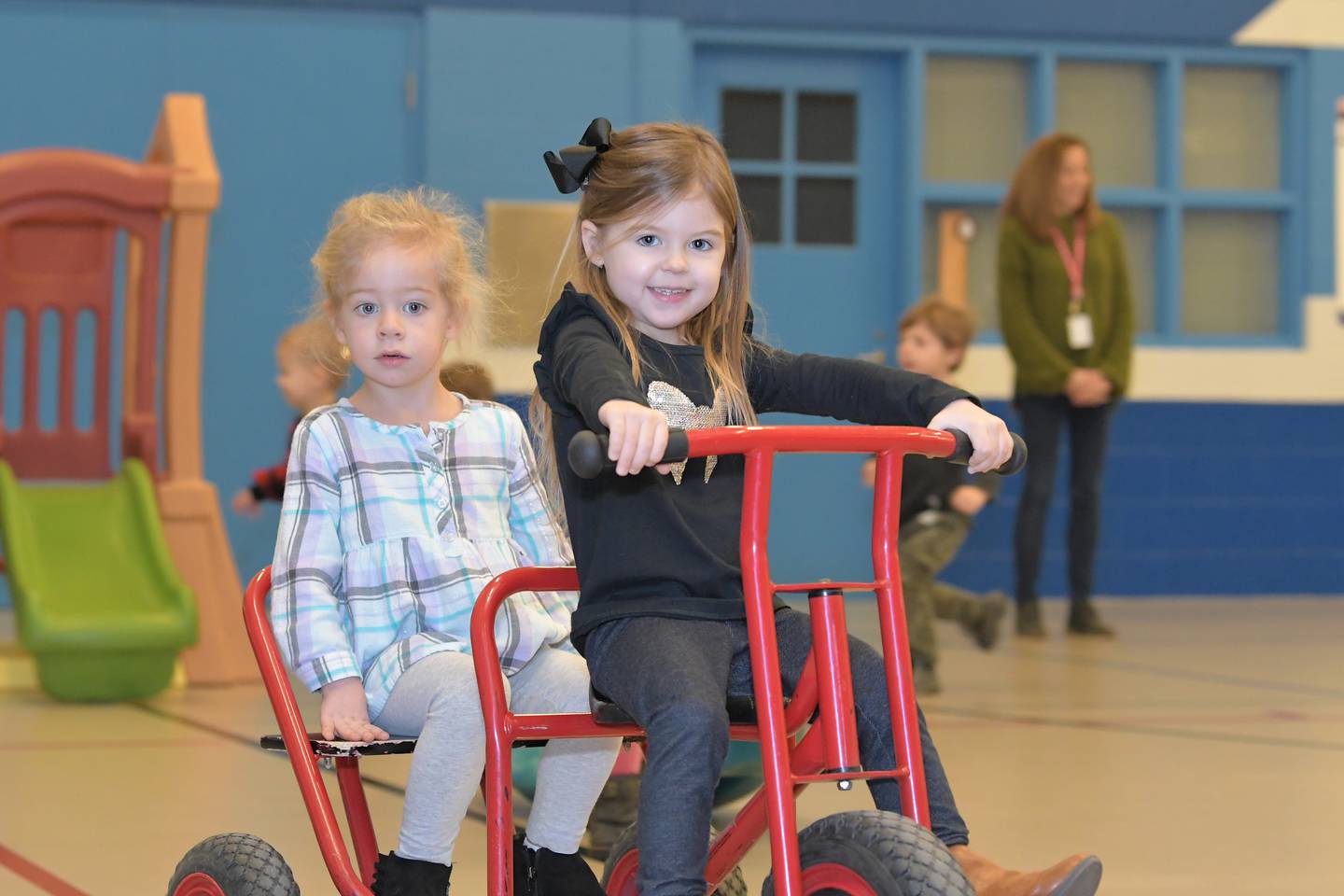Across St. Charles Park District facilities, drop-in fitness programs are removing barriers and making movement accessible for everyone — no registration required and at rates designed to fit real life.