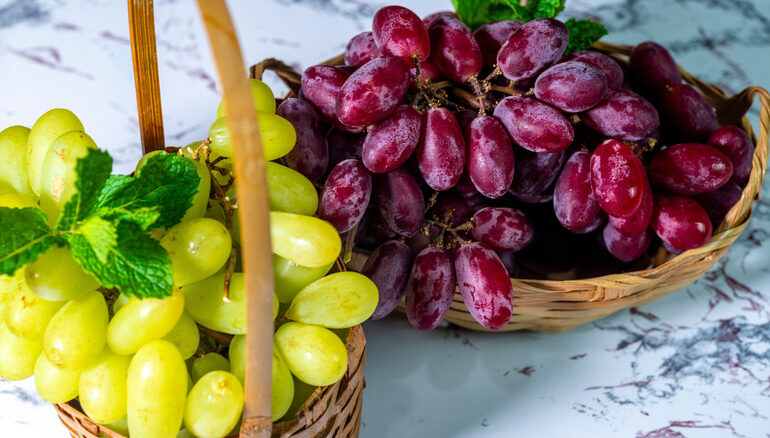 Green Vs Red Grapes: Which Variety Provides Better Nutritional Value?