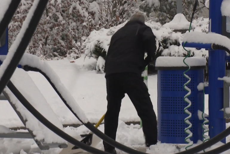 Wellness Wednesday: Avoiding injuries while shoveling snow this Winter