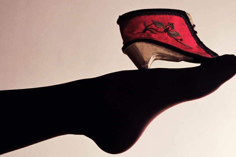 8 Historical Beauty Trends That Were Straight-Up Dangerous