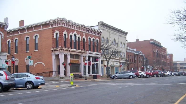 Buildings along the streets of downtown Chardon, Ohio