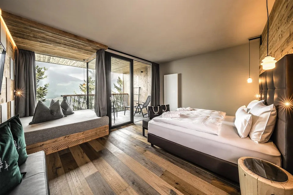 All of the 104 rooms boast mountain views (My Abor)