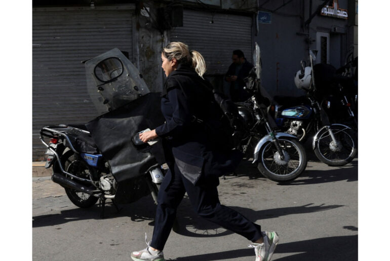 US President Trump warns Iranian forces to lay down their arms and surrender