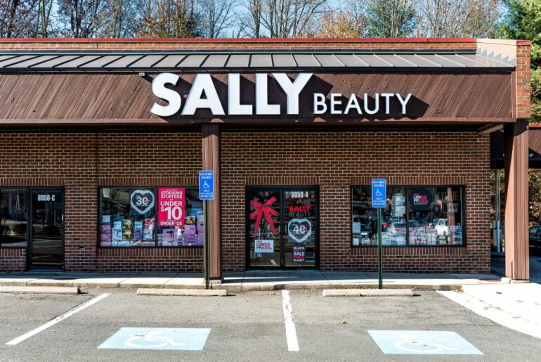 Top Wall Street Forecasters Revamp Sally Beauty Expectations Ahead Of Q1 Earnings - Sally Beauty Holdings (NYSE:SBH)