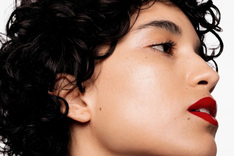 The Pros and Cons of Color-Depositing Shampoos