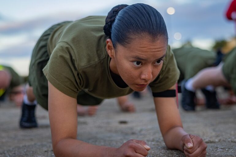Marines moving to gender-neutral PT tests for combat jobs