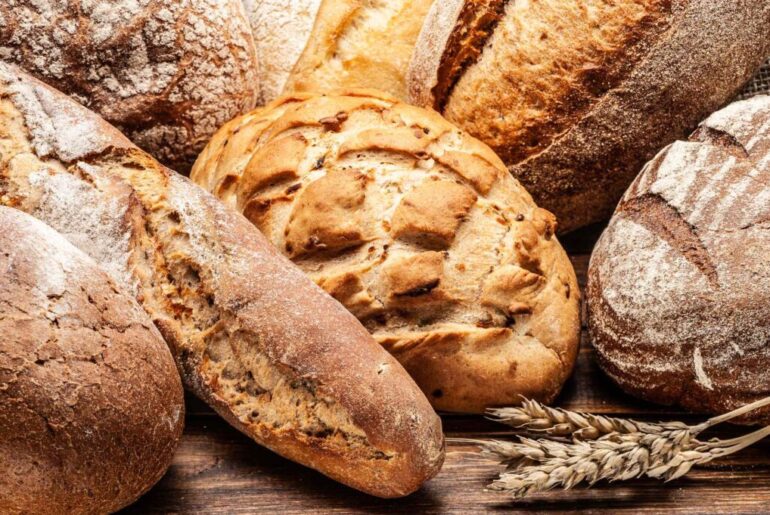 3 Dietitians Agree on the Healthiest Bread to Eat for Healthy Aging