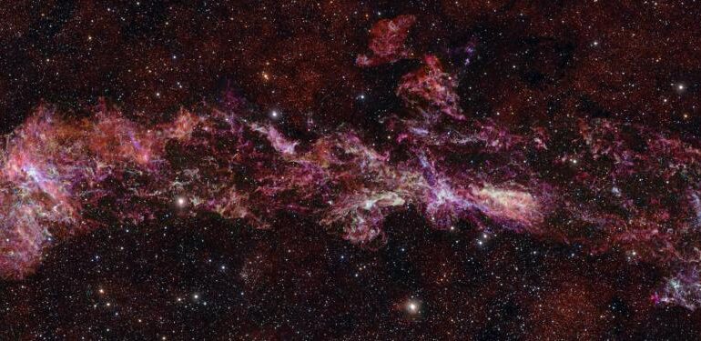 Swirling beauty of the Milky Way galaxy’s heart is captured in a new telescope picture
