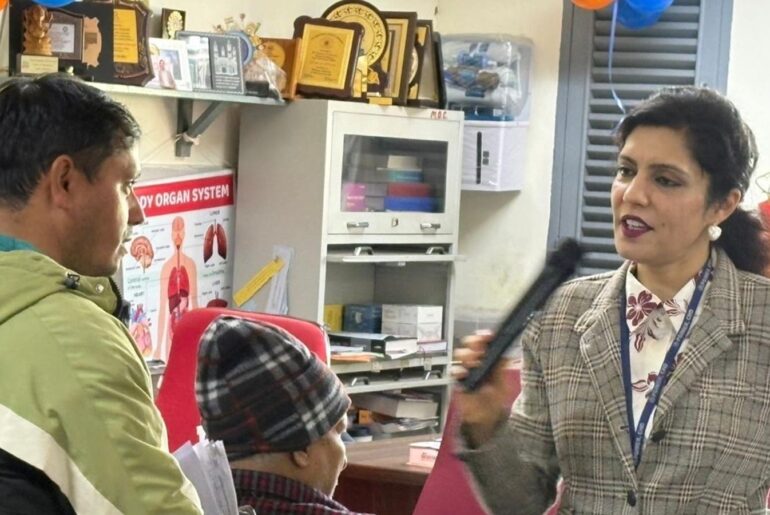 Dr Nancy Sahni with a participant