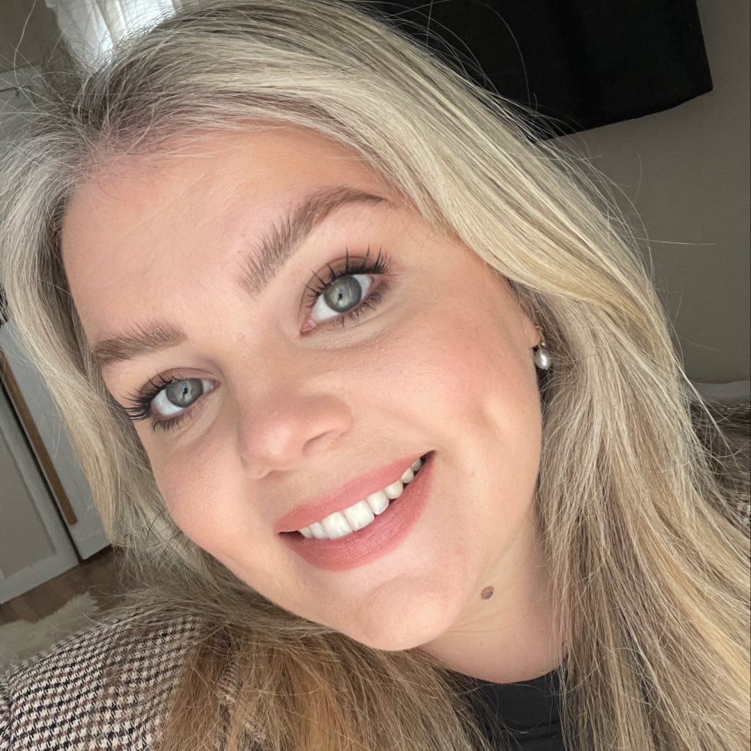 headshot of julianna grogan