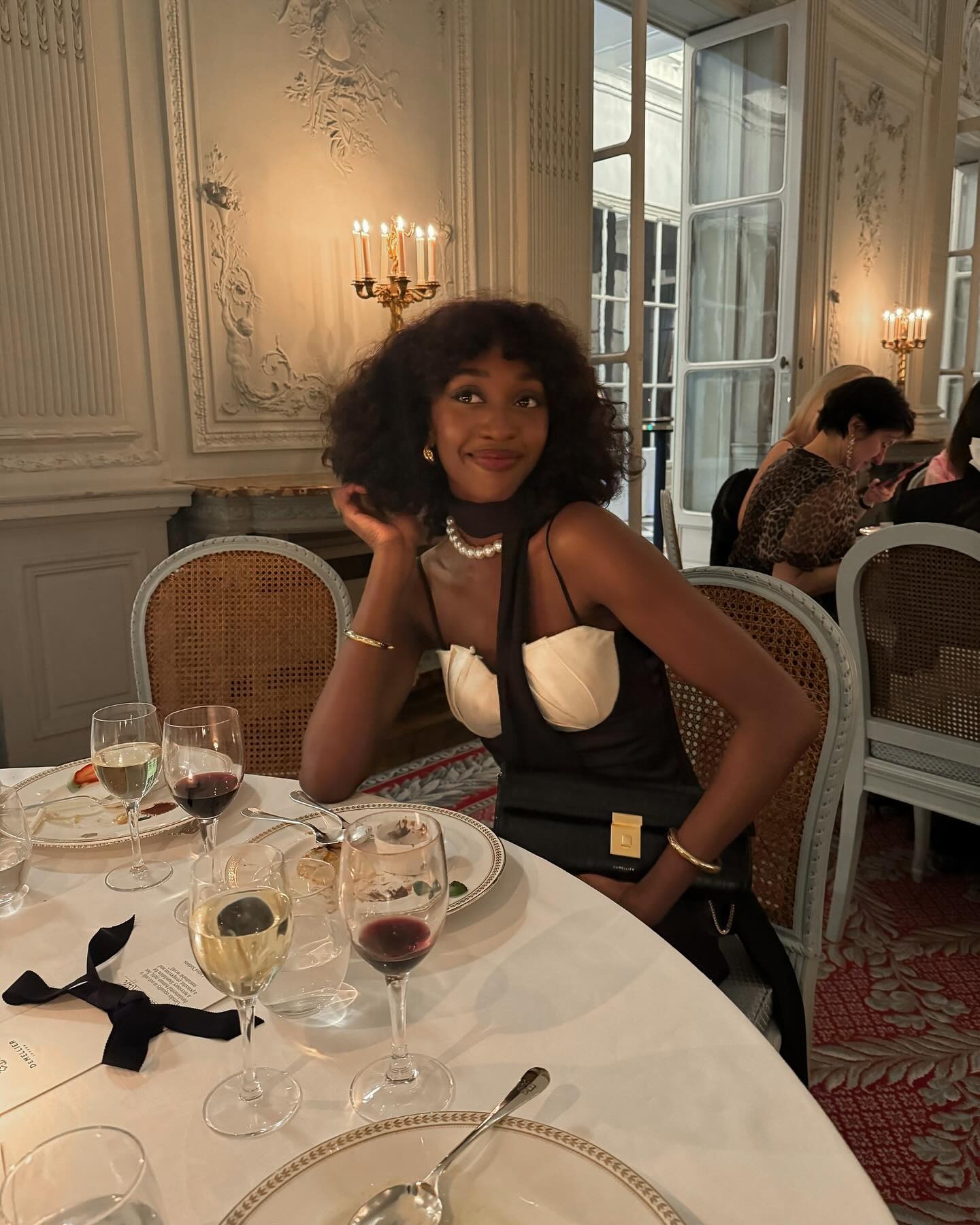 Photo of creator @emmanuellek_ with a French bob haircut