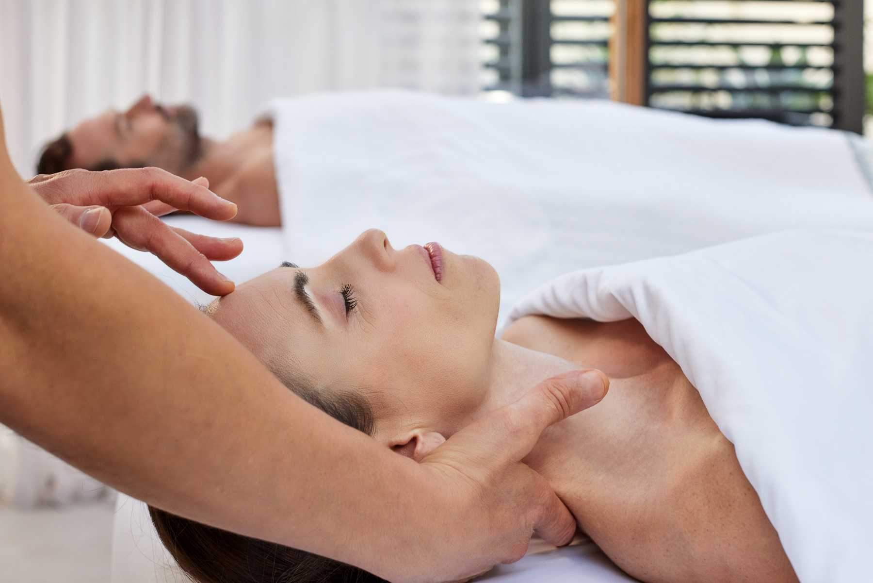 SANPA-Miraval-Life-In-Balance-Spa-Aviara-Couples-In-Service-Close-Up