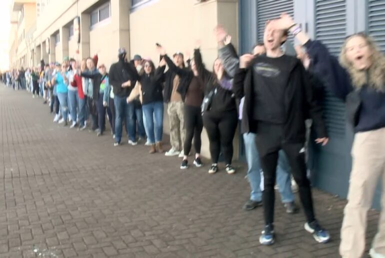 ‘Survivor 50’ scavenger hunt draws big crowd to Creole Queen in New Orleans