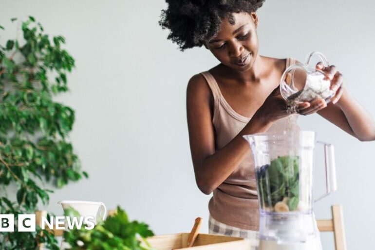 Olive oil and bone broth: Do viral gut health foods actually work? - BBC