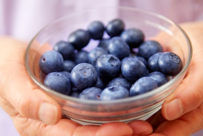 What Happened When I Ate Blueberries Every Day for 2 Weeks
