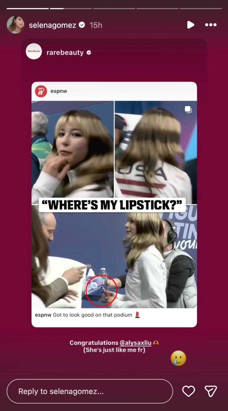 Social media post featuring images related to a podium event.