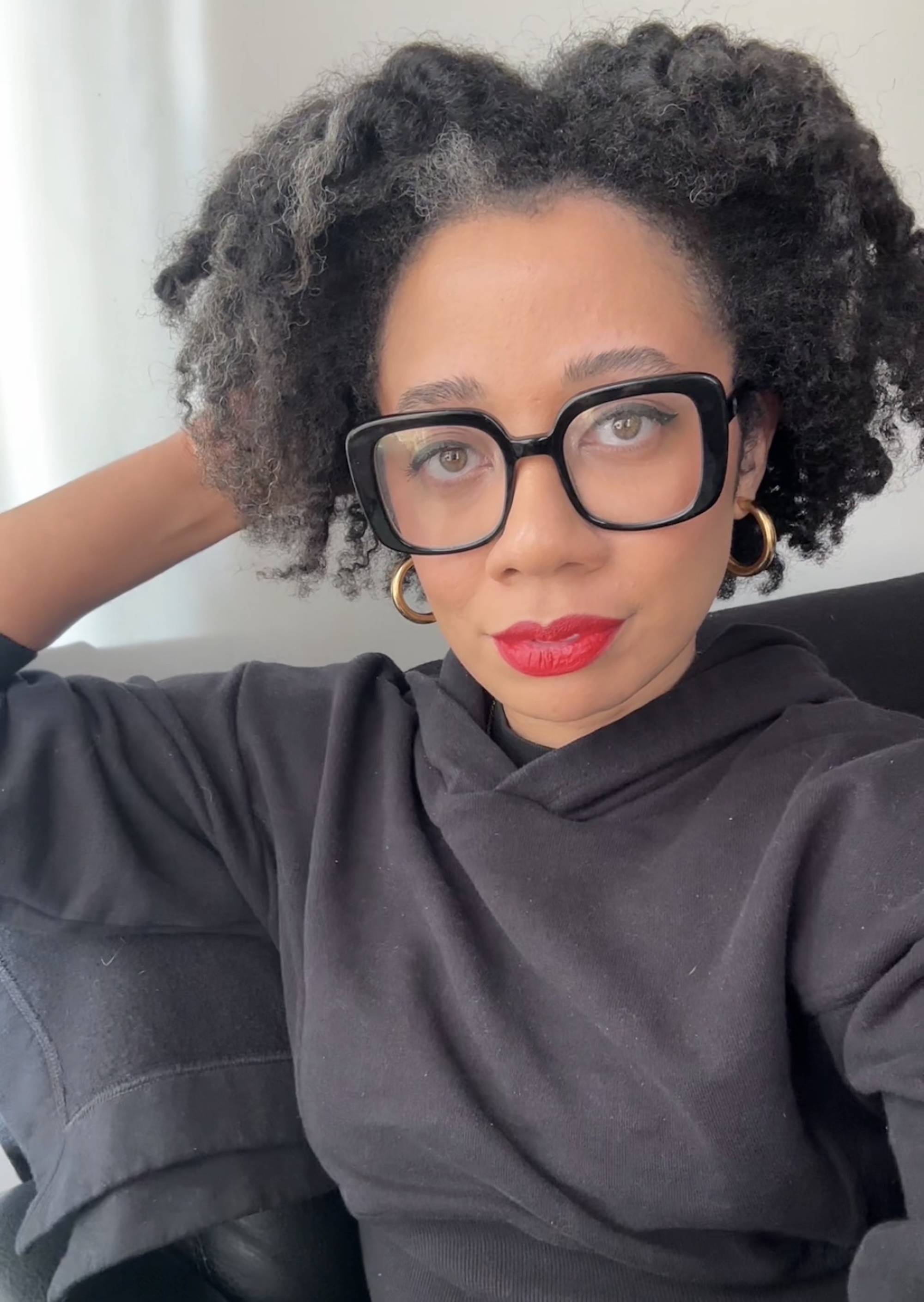 eden stuart wearing red lipstick