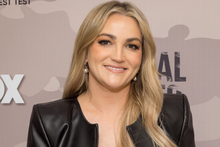 9 Pics That Prove Jamie Lynn Spears Has Eyebrow Blindness & It's Ruining Her Beauty Looks
