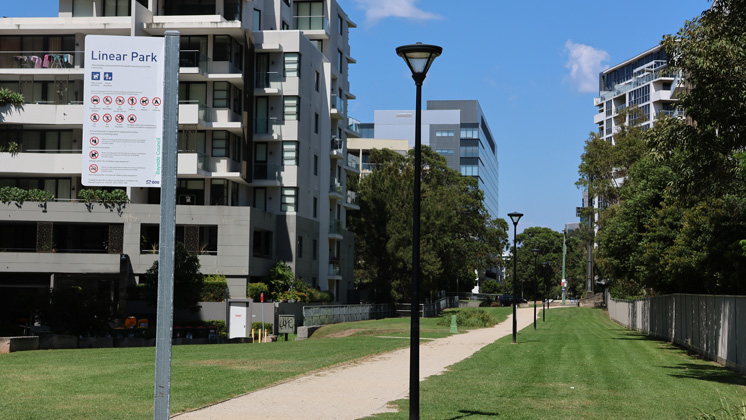 Linear Park Mascot, Fitness Stations: Bayside