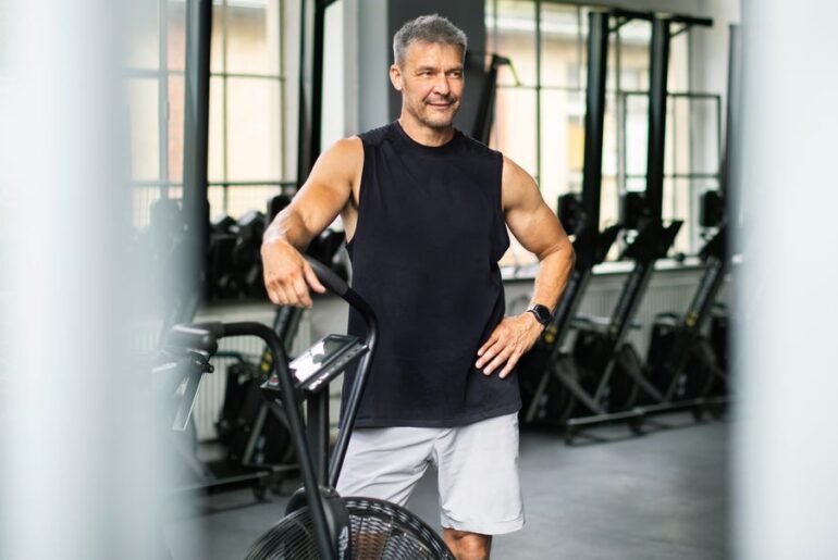 These Are the Strength and Fitness Benchmarks Men Should Aim for in Their 60s