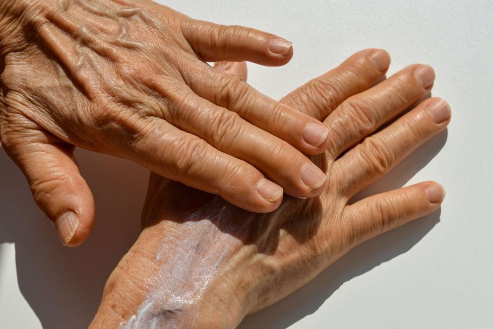 SENIOR WOMAN'S HANDS