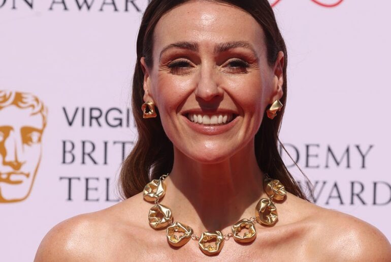 Suranne Jones, 47, builds muscle with this exact 35-minute strength circuit