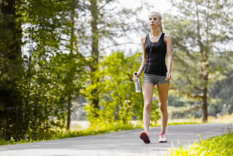 The Simple Weighted Walk That’s Quietly Taking Over Gyms
