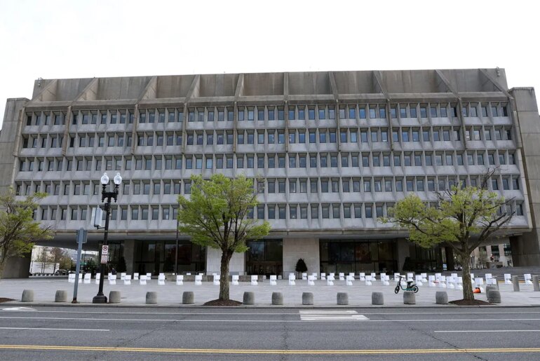 A photo of HHS headquarters in Washington, DC.