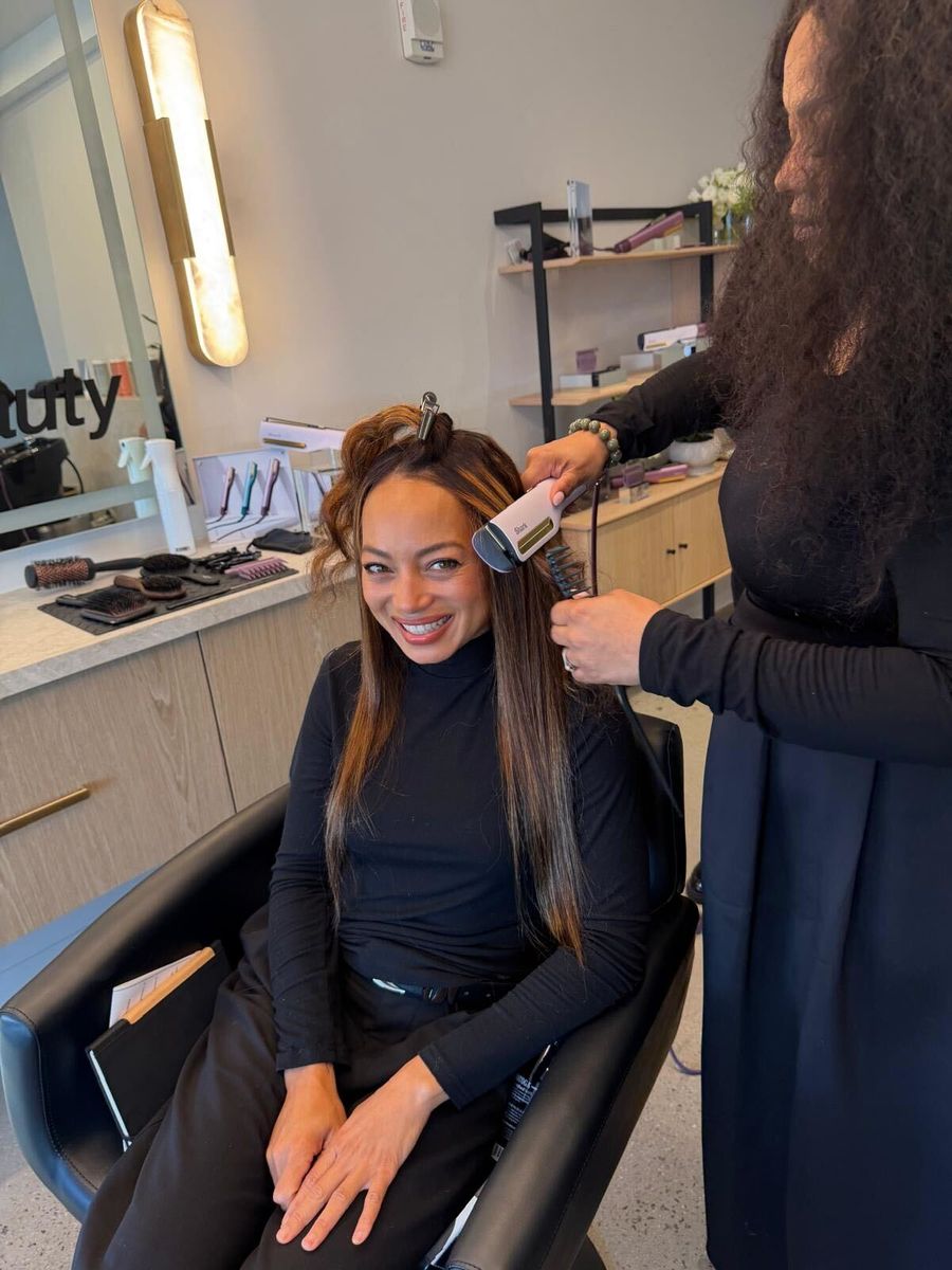 Celebrity beauty expert Jamie Harper transforms her hair from wet to sleek in minutes with Shark’s new SilkiPro Straight